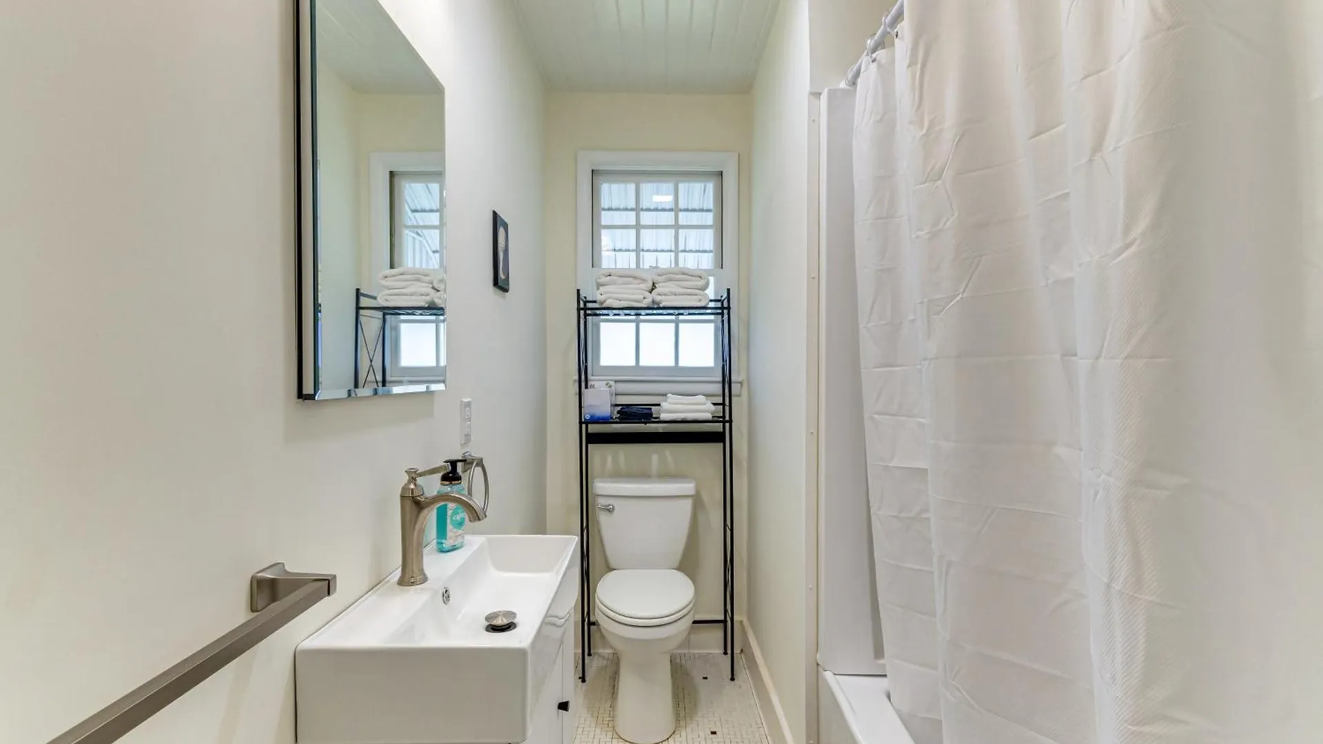 Holiday home Charming Coastal Pensacola Home 1 Mi To Palafox St United States